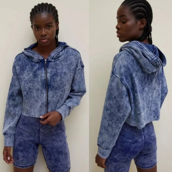 Urban Outfitters Out From Under Acid Wash Blue Ribbed Crop Zip Up Hoodie Size L - Picture 1 of 6